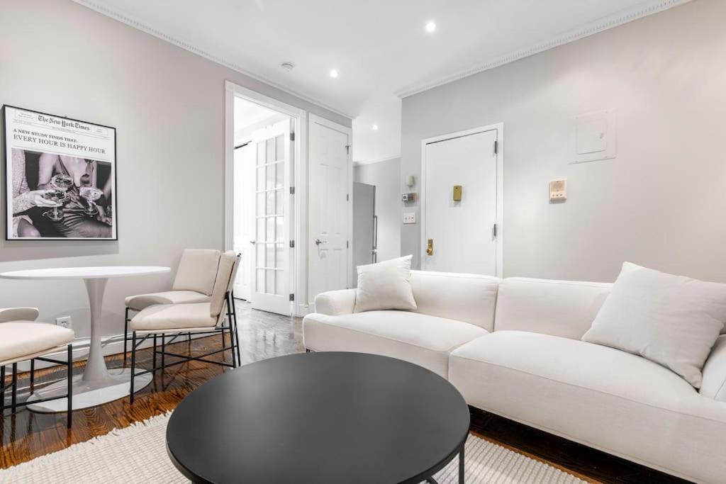 Gorgeous & Bright 3Bdr & 1Bth In Midtown Manhattan 뉴욕 외부 사진