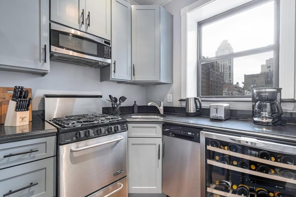 Gorgeous & Bright 3Bdr & 1Bth In Midtown Manhattan 뉴욕 외부 사진