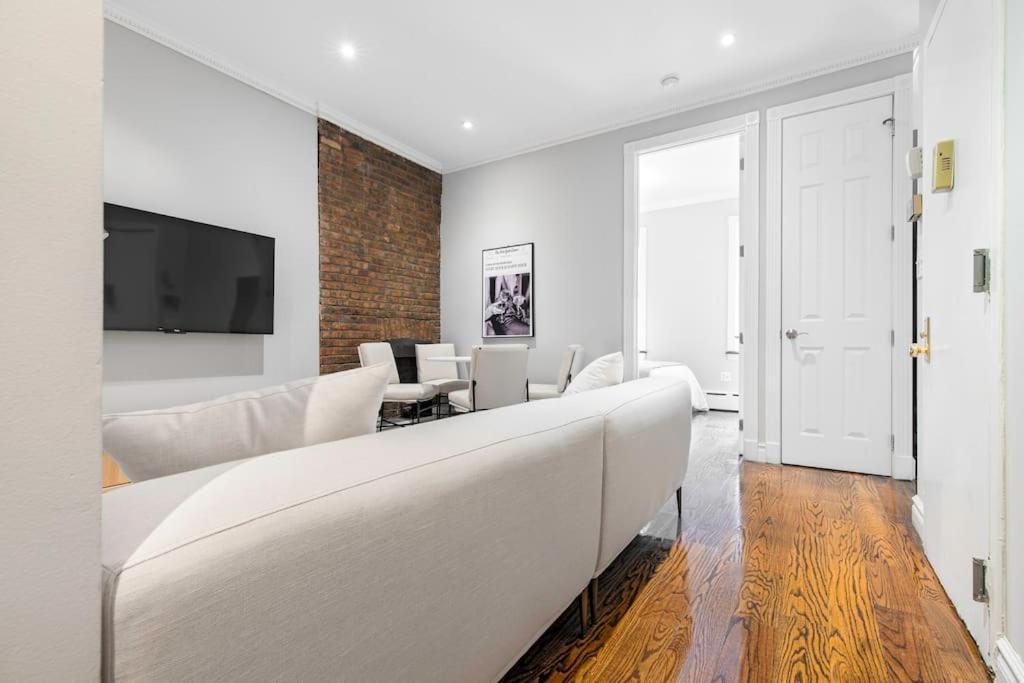 Gorgeous & Bright 3Bdr & 1Bth In Midtown Manhattan 뉴욕 외부 사진