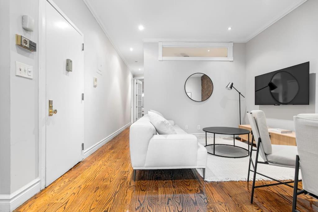 Gorgeous & Bright 3Bdr & 1Bth In Midtown Manhattan 뉴욕 외부 사진