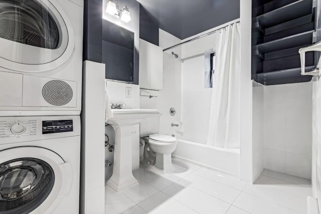 Gorgeous & Bright 3Bdr & 1Bth In Midtown Manhattan 뉴욕 외부 사진