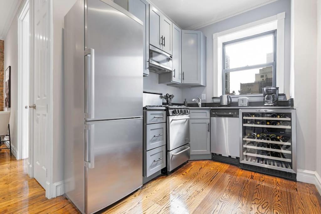 Gorgeous & Bright 3Bdr & 1Bth In Midtown Manhattan 뉴욕 외부 사진