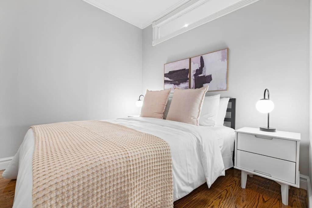 Gorgeous & Bright 3Bdr & 1Bth In Midtown Manhattan 뉴욕 외부 사진